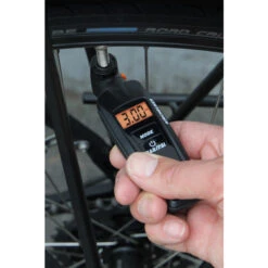 SKS Reifendruckmesser Airchecker Schwarz -Fahrradladen sks reifendruckmesser airchecker schwarz 4